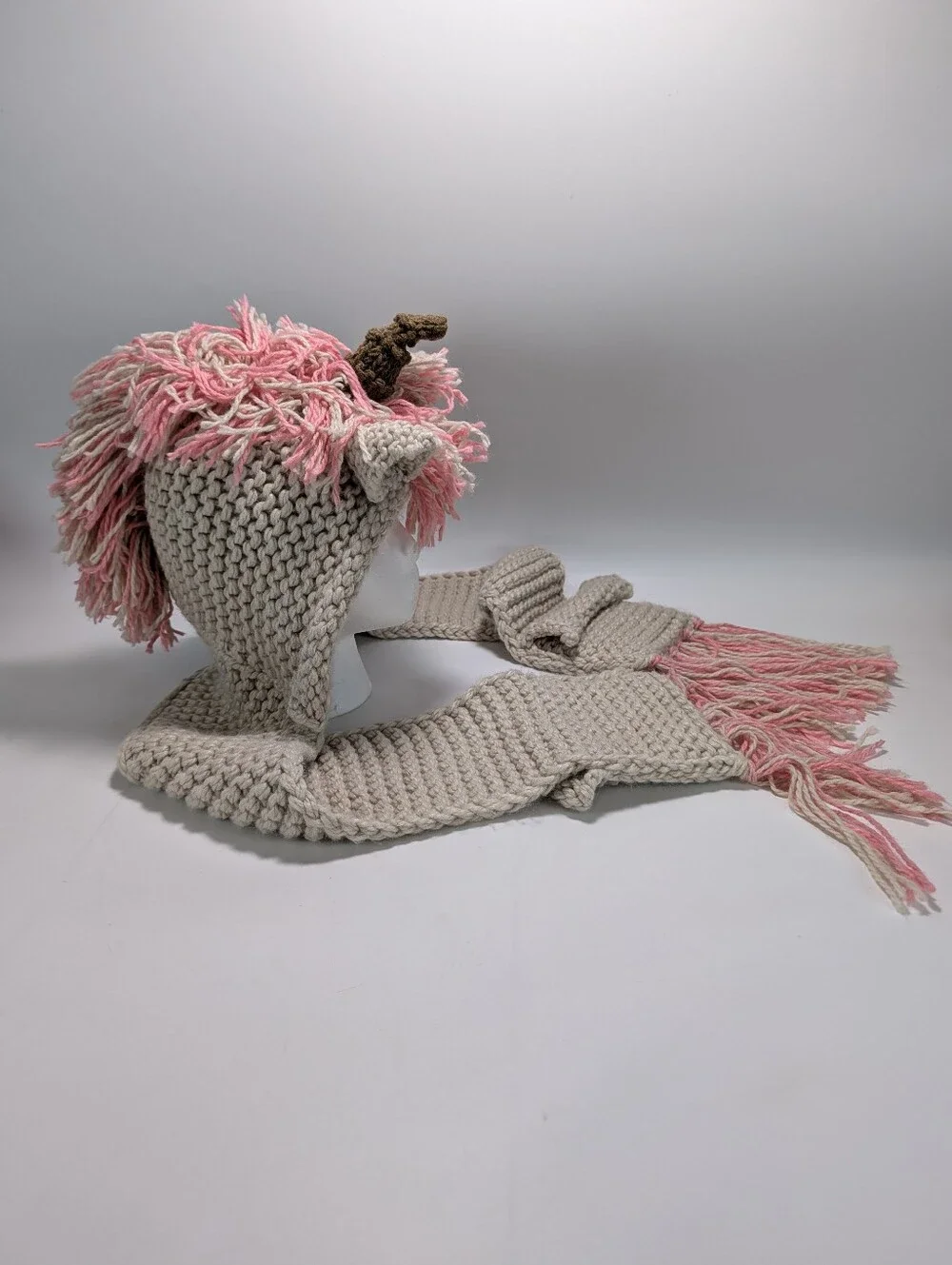 Tacobear Crochet Unicorn Winter Hat with Scarf And Pockets NWT